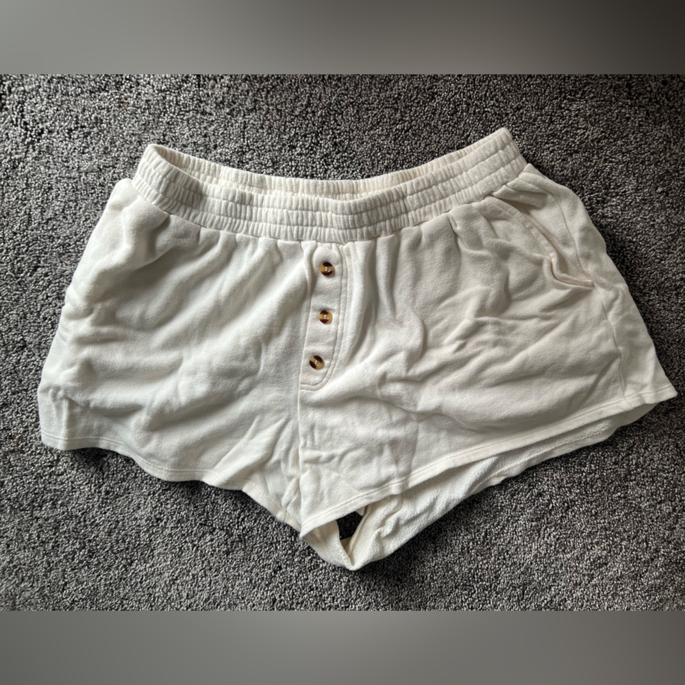 SO Cream Textured Shorts